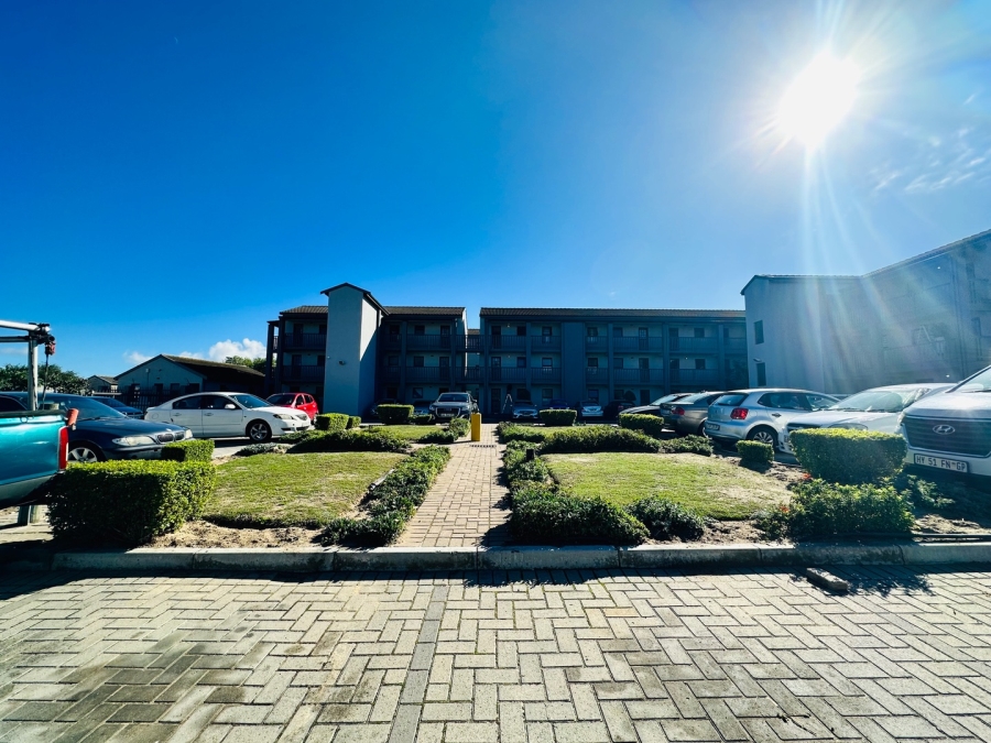 2 Bedroom Property for Sale in Parklands Western Cape